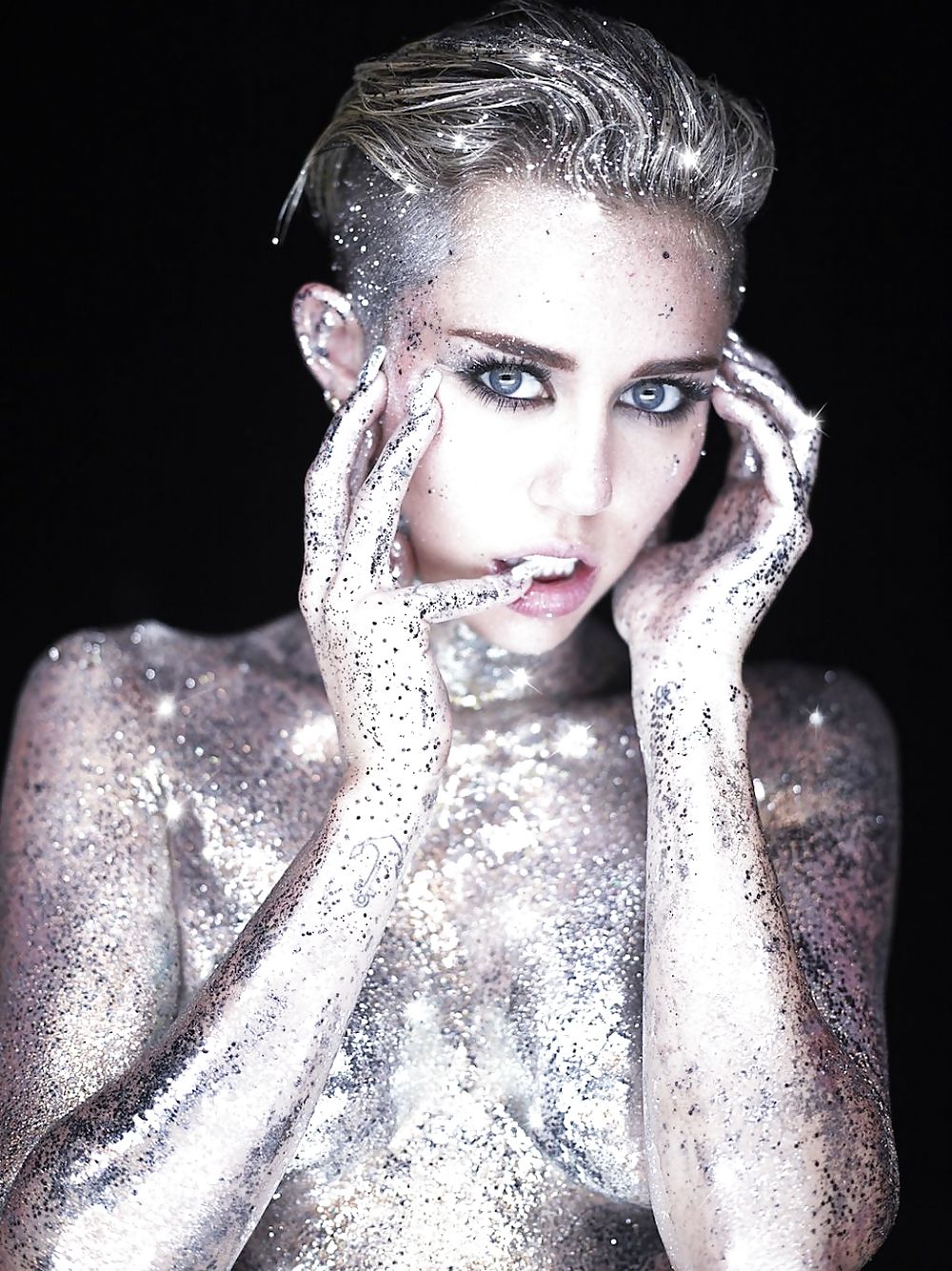 Miley Cyrus - perfect Blowjob - Slut #23273611