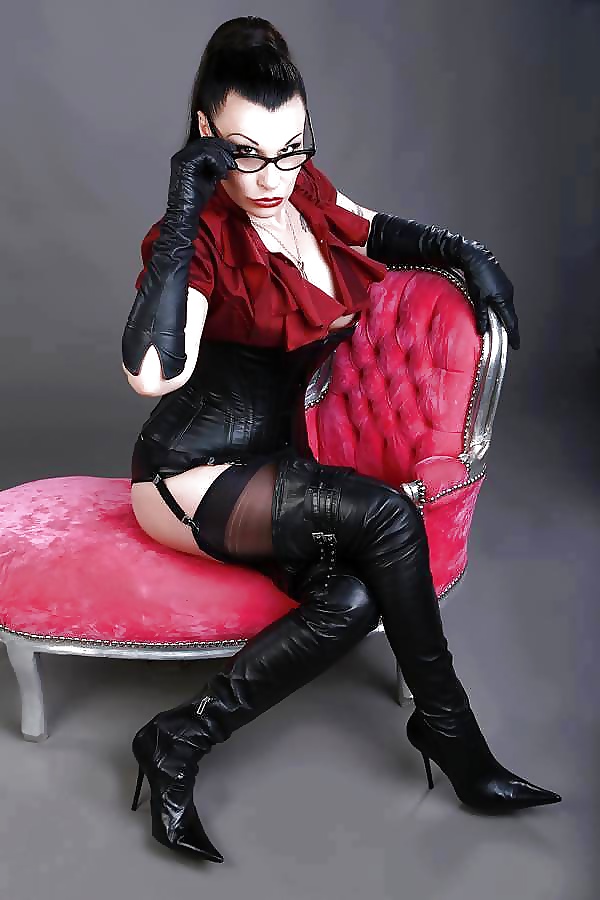 Women with a commanding presence #40077406