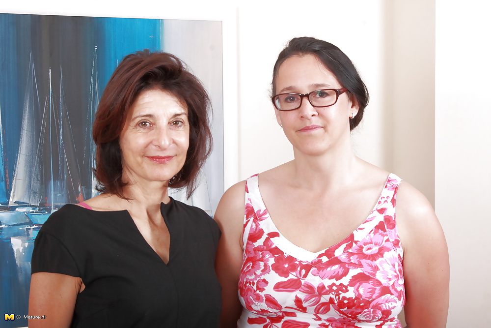 Reife Mutter Fickt Eine Andere Reife Mutter - Lesbisches Paar 1 #27989547
