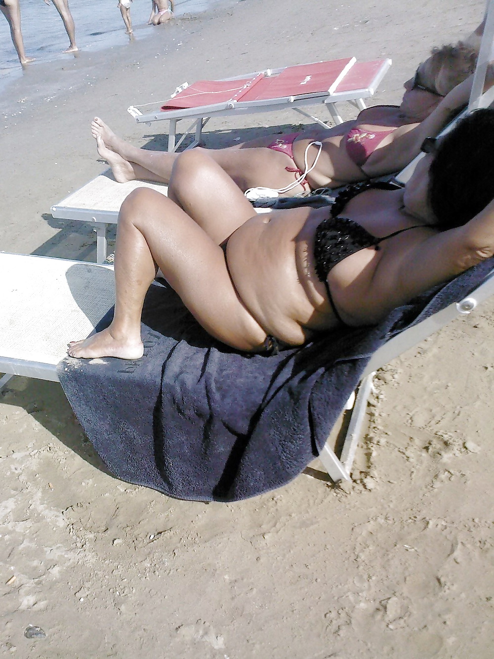 Busty granny on the beach! Mixed! #23003546