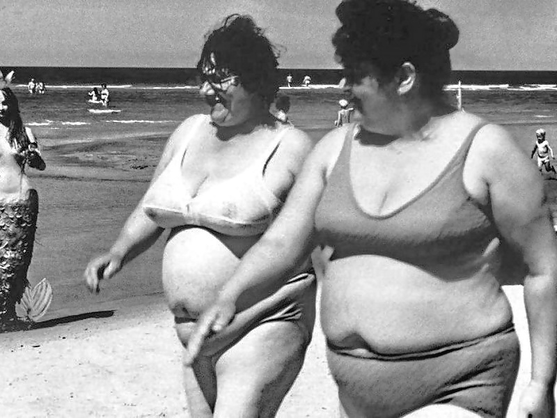 Pechugona abuelita en la playa! mezclado!
 #23003574