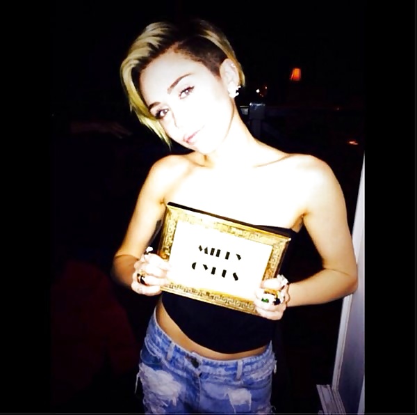 Miley Cyrus Nackt #30502381