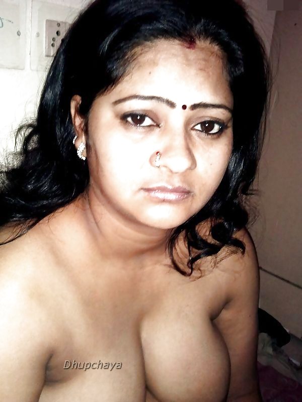 Andhra Femme De Amalapuram Montrant De Gros Seins Après Le Sexe #24388593