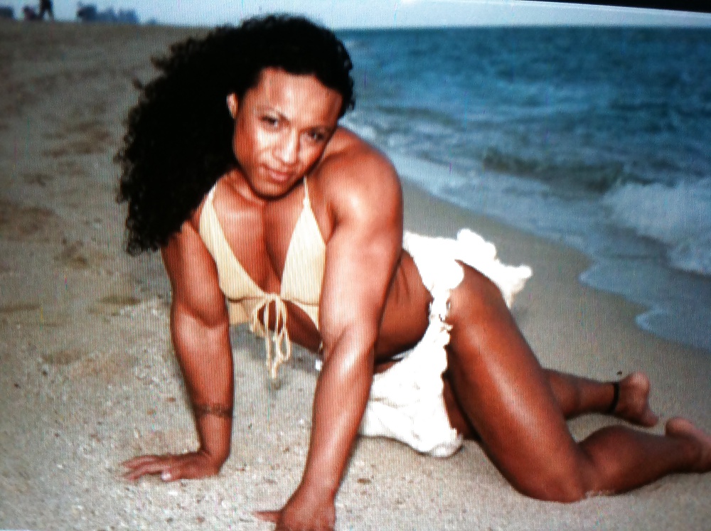 One of the sexiest black woman Bodybuilders on the planet