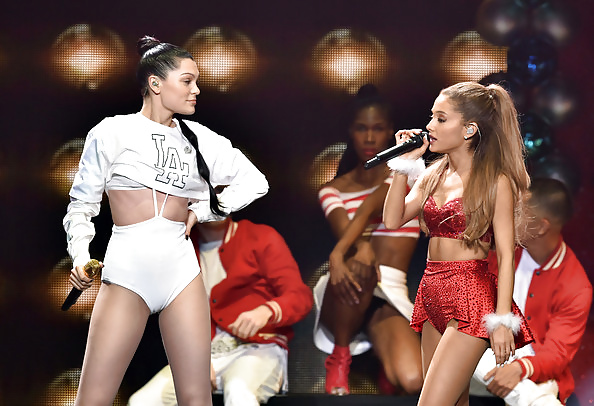 Ariana Grande Au Tintement Bal Kiis De Fm 2014 #39167300