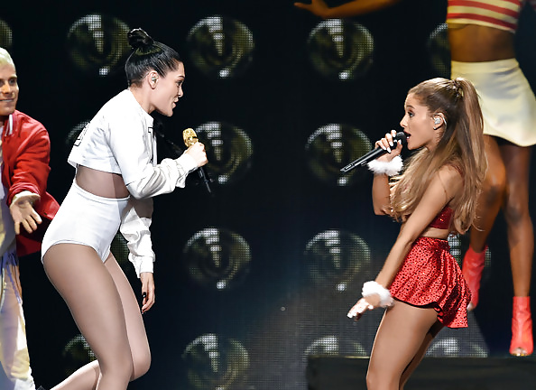 Ariana Grande Au Tintement Bal Kiis De Fm 2014 #39167330