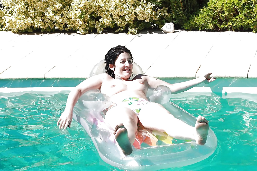 Reifen FKK In Kleinen Privaten Pools #28993961