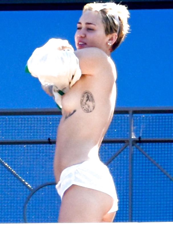 Miley cyrus topless 
 #32135252