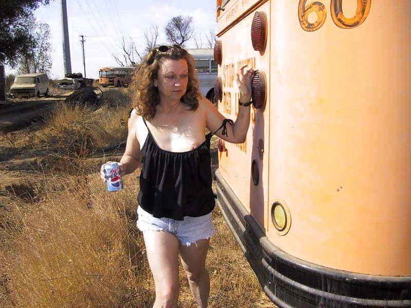 Trailer-Park Gilf Daisy Dukin 'in Junkyard #35584818