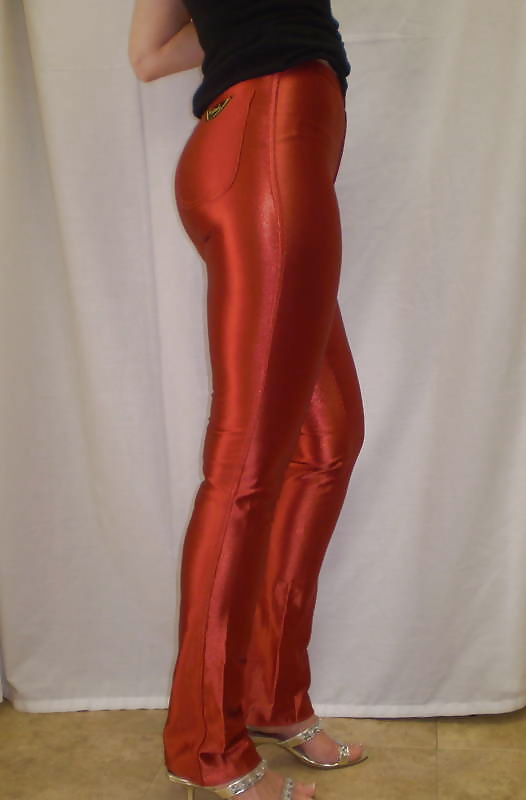 Pantaloni rossi da discoteca in spandex
 #30384125