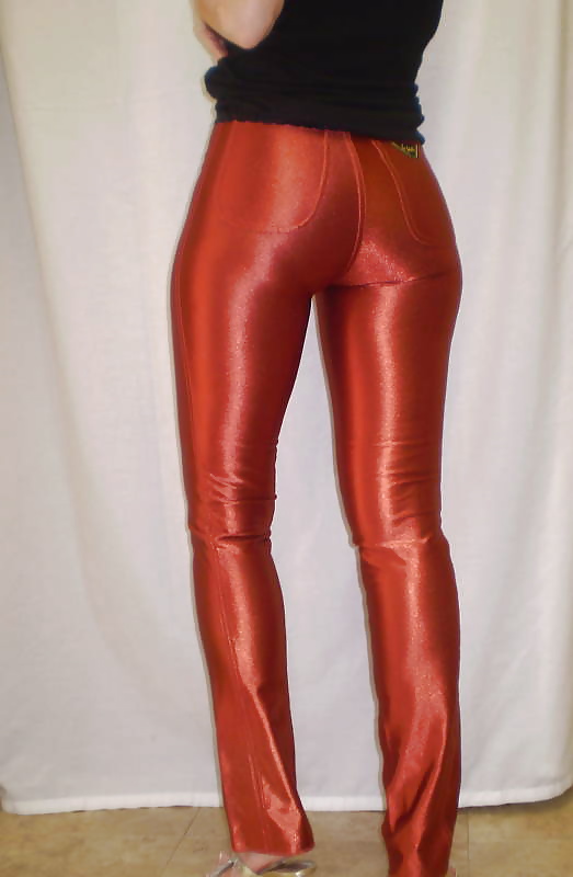 Pantaloni rossi da discoteca in spandex
 #30384129