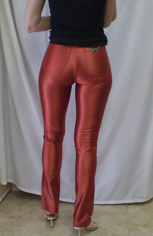 Pantaloni rossi da discoteca in spandex
 #30384137