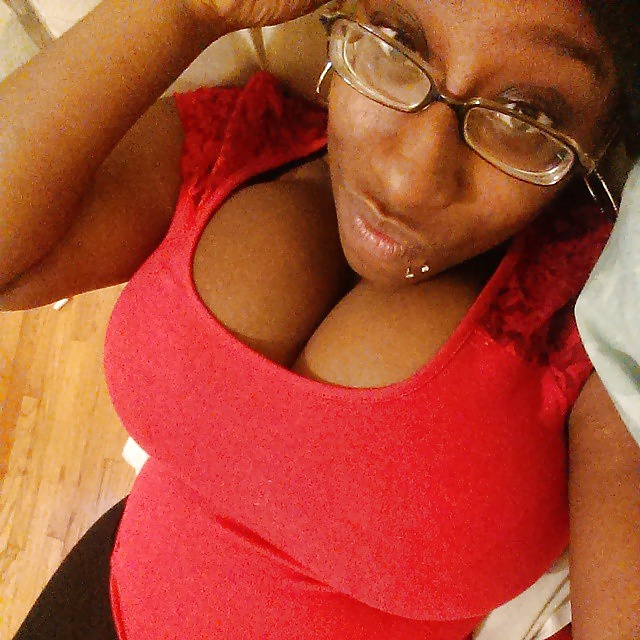 Ninah aka syn (titty time)
 #32027520