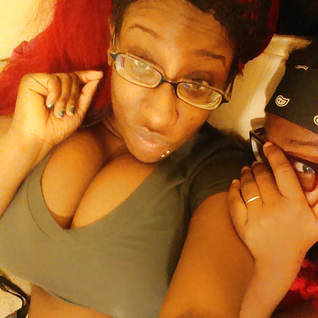 Ninah aka syn (titty time)
 #32027545