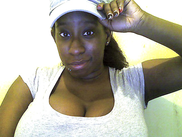Ninah aka syn (titty time)
 #32027599