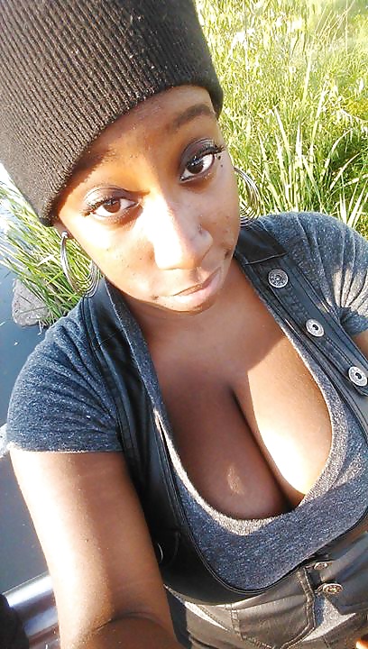 Ninah aka syn (titty time)
 #32027601
