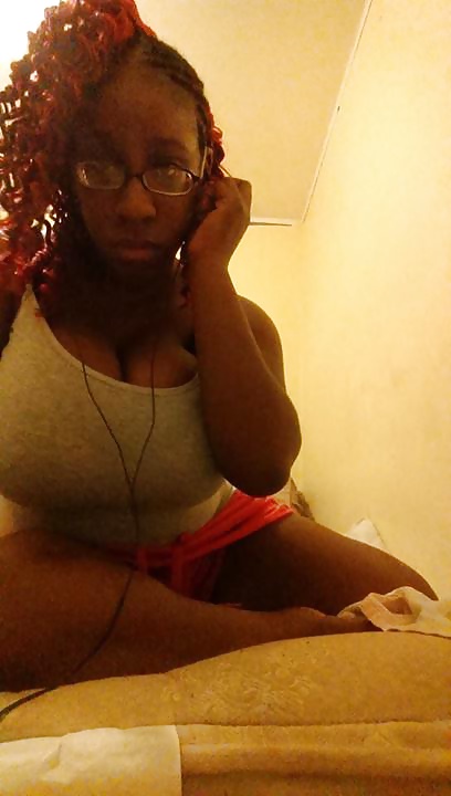 Ninah aka syn (titty time)
 #32027605