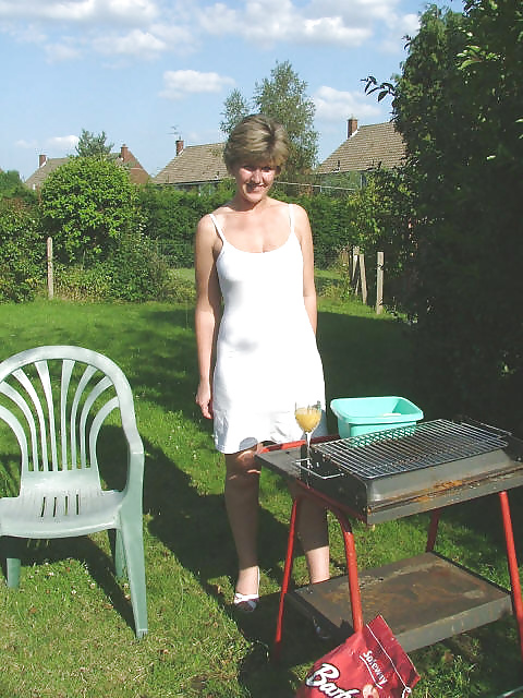 Uk sara, bbq wet
 #40816103