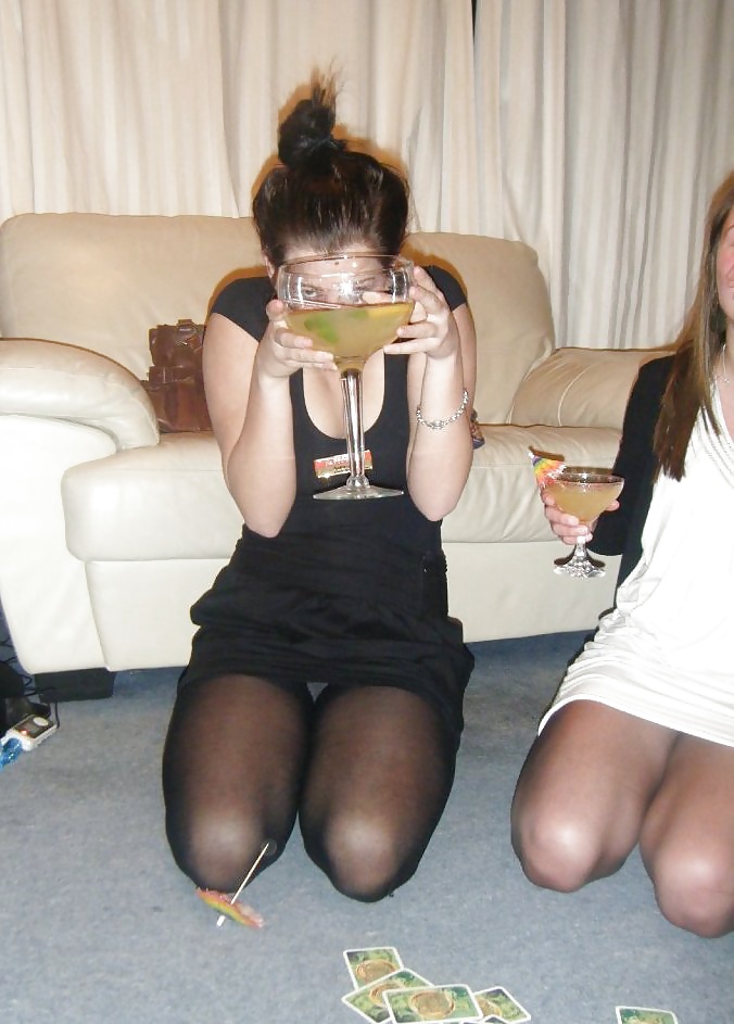 Filles en collants com svp
 #31953827