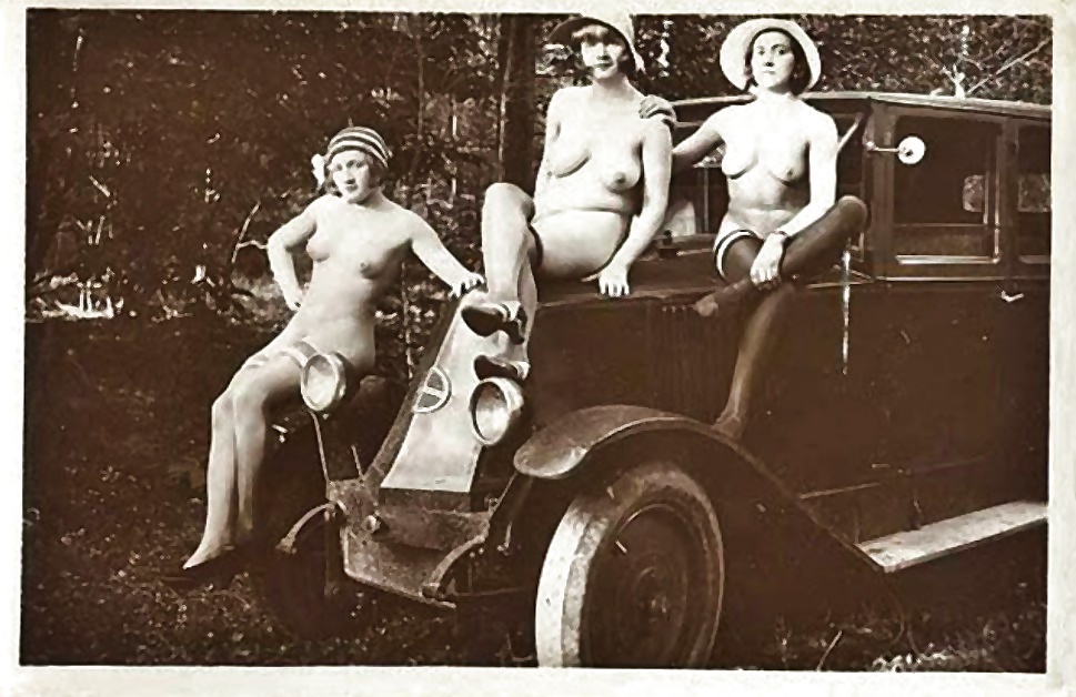 Vintage Dame Und Wagen-num-001 #27030342