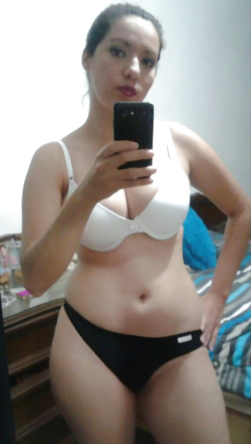 Y exitando tu mirada
 #35394243