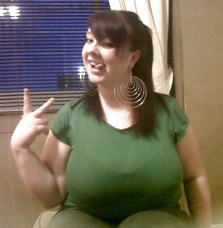 Inglesa con un enorme estante
 #40474490