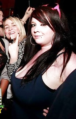 Inglesa con un enorme estante
 #40474508