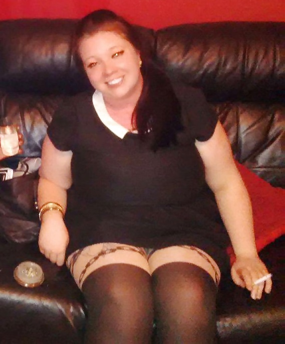 Inglesa con un enorme estante
 #40474515