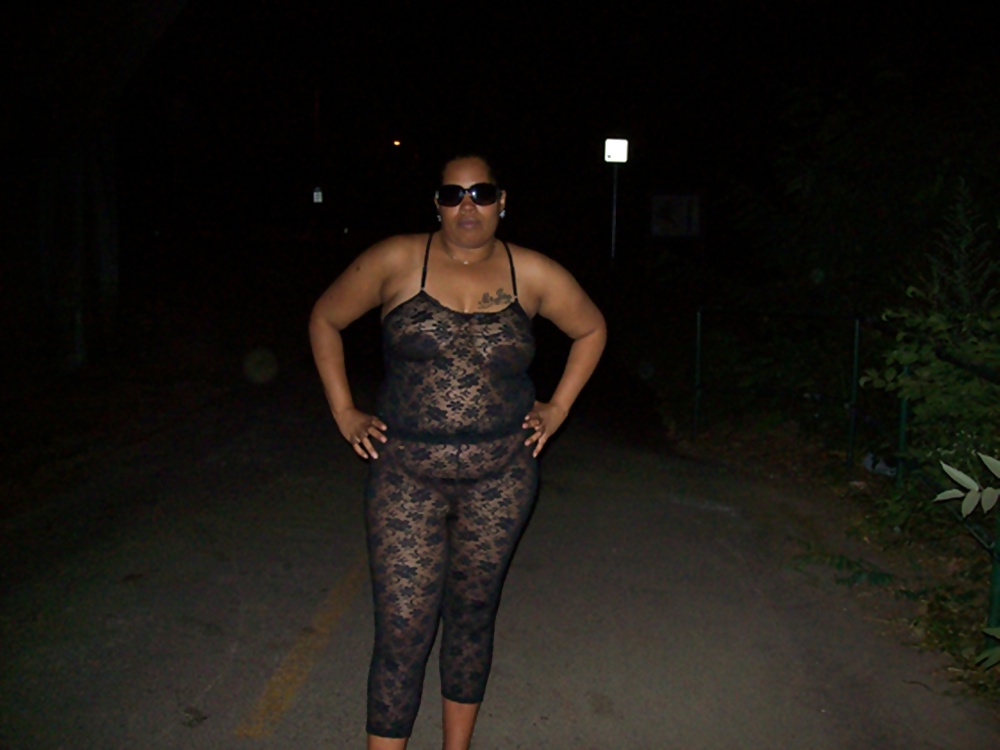 Bbw Noir Clignotant En Public #39024846