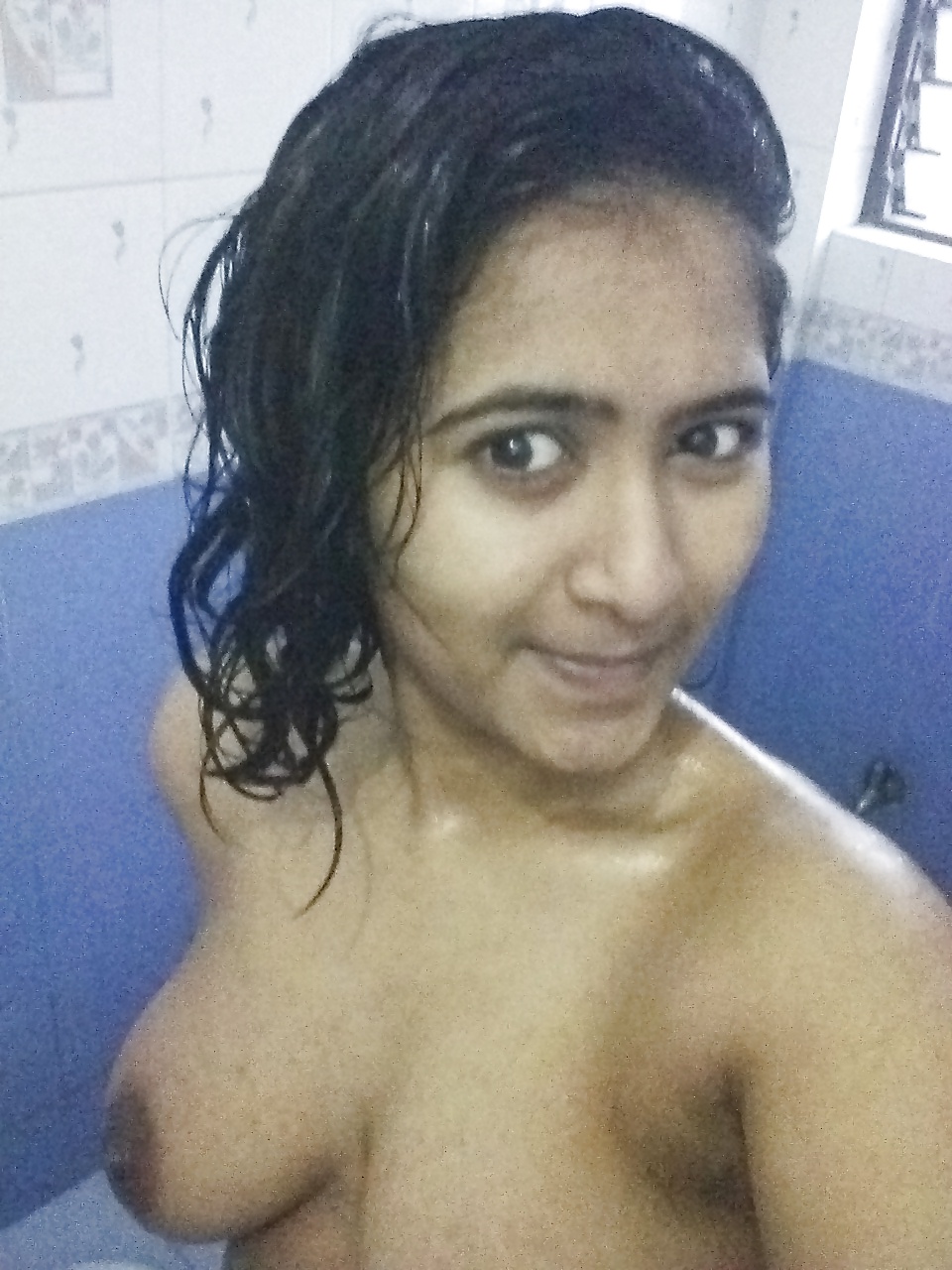 胸の張った女の子
 #39369317