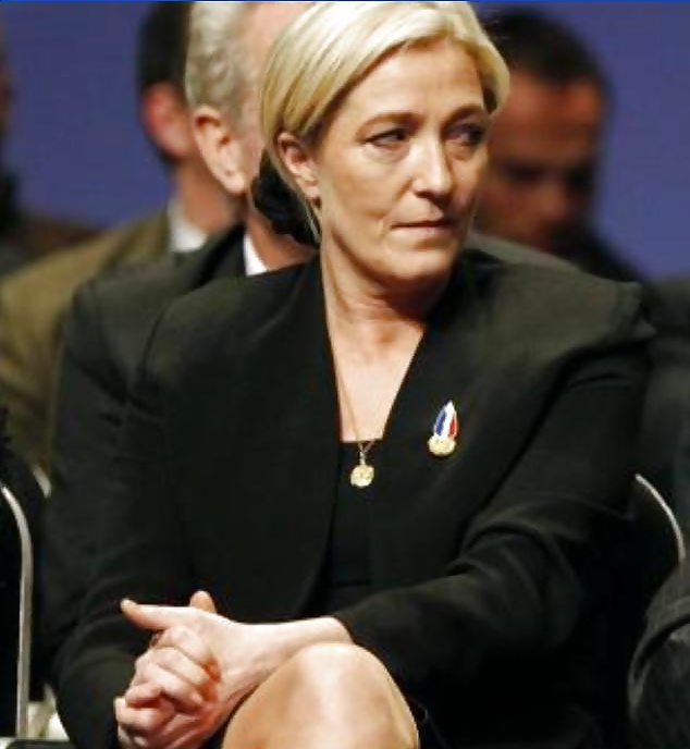 Acabo de masturbarme con Marine Le Pen
 #35064429