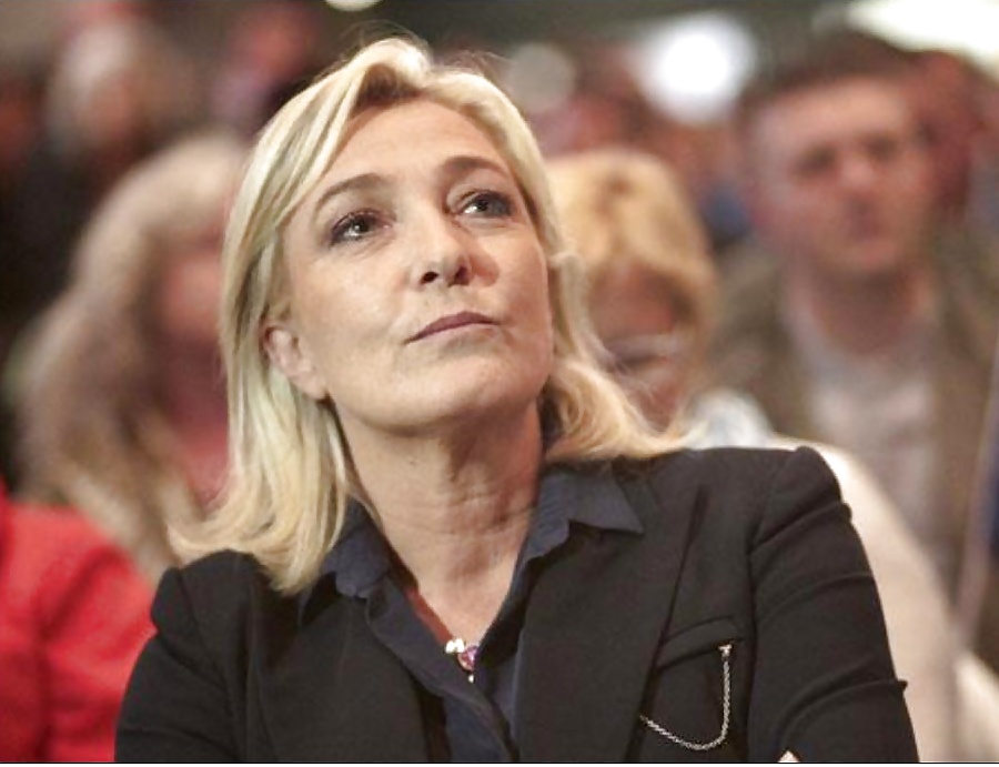 Acabo de masturbarme con Marine Le Pen
 #35064478