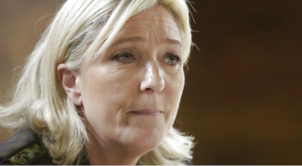 Acabo de masturbarme con Marine Le Pen
 #35064505