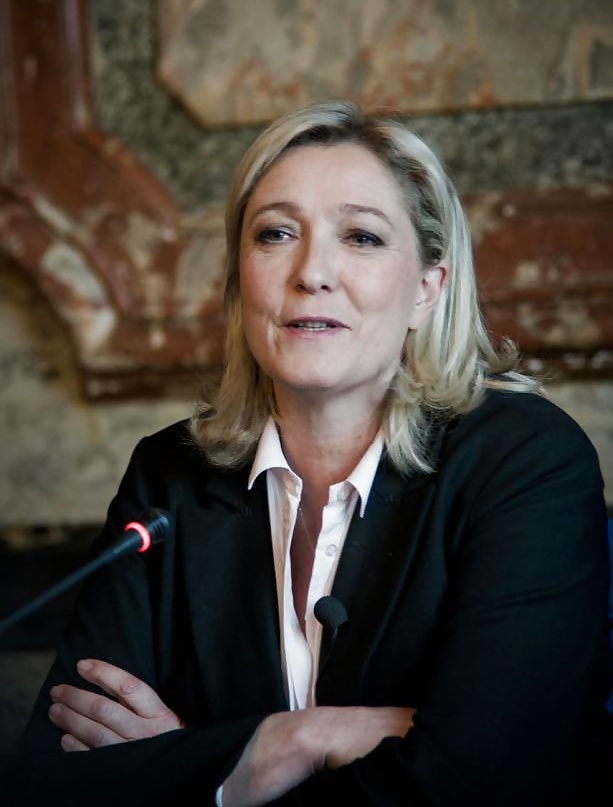 Acabo de masturbarme con Marine Le Pen
 #35064514