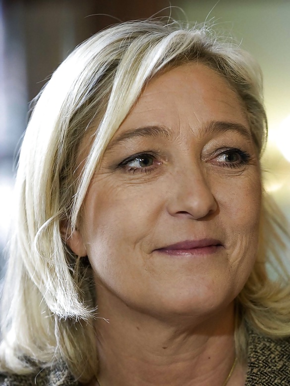 Acabo de masturbarme con Marine Le Pen
 #35064535