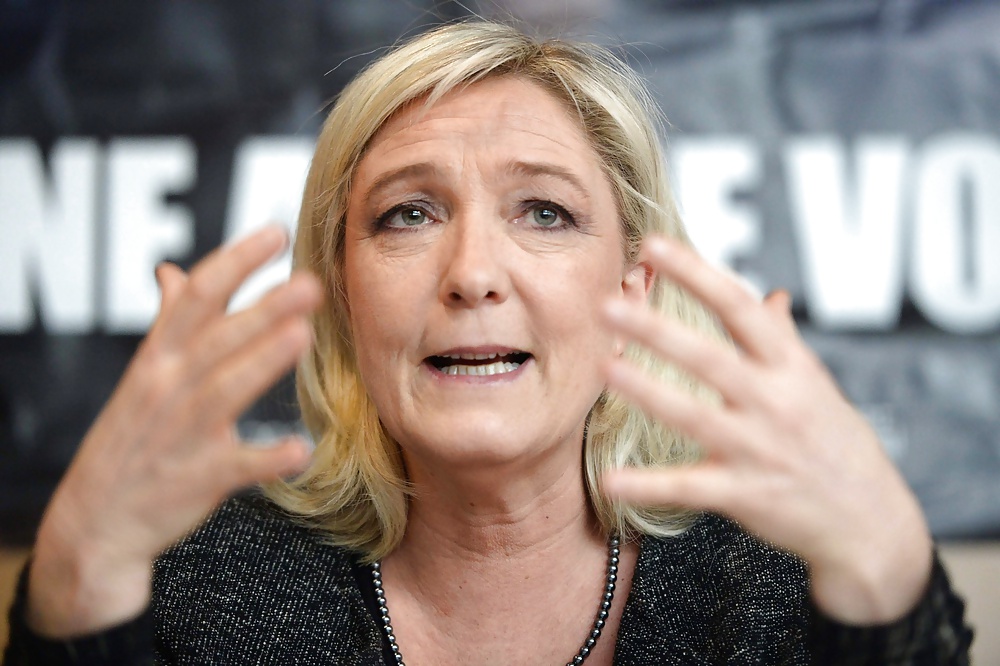 Acabo de masturbarme con Marine Le Pen
 #35064543