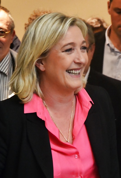 Acabo de masturbarme con Marine Le Pen
 #35064547