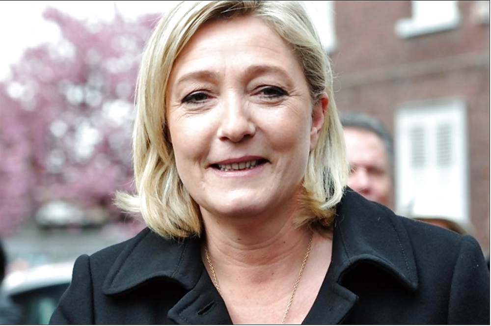 Acabo de masturbarme con Marine Le Pen
 #35064567