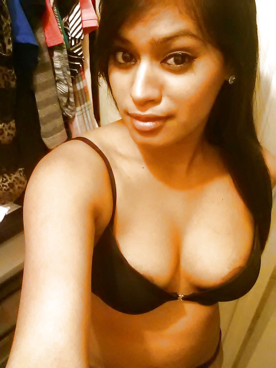 Srilankische Sexy Modell Mitnahmen Selfies #40868030