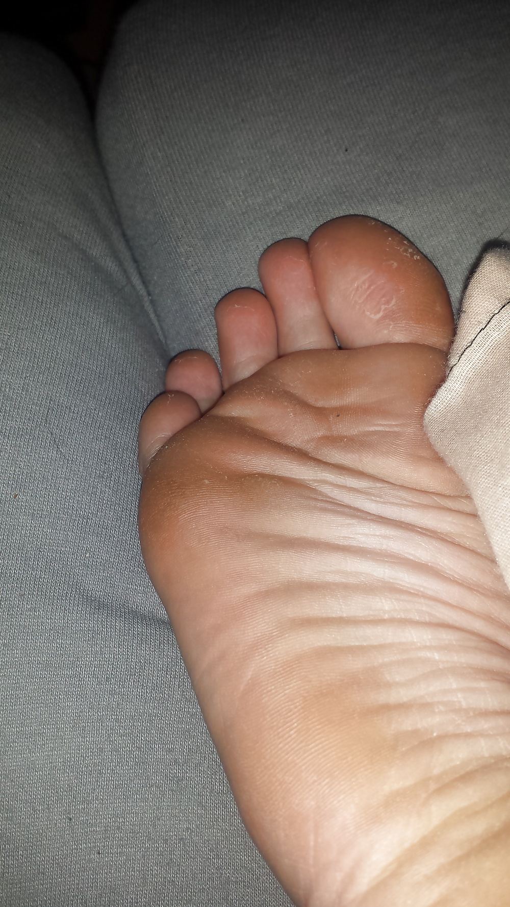 Heimlich Fuesse der Feundin erwischt, voyeur teen feet #32334057