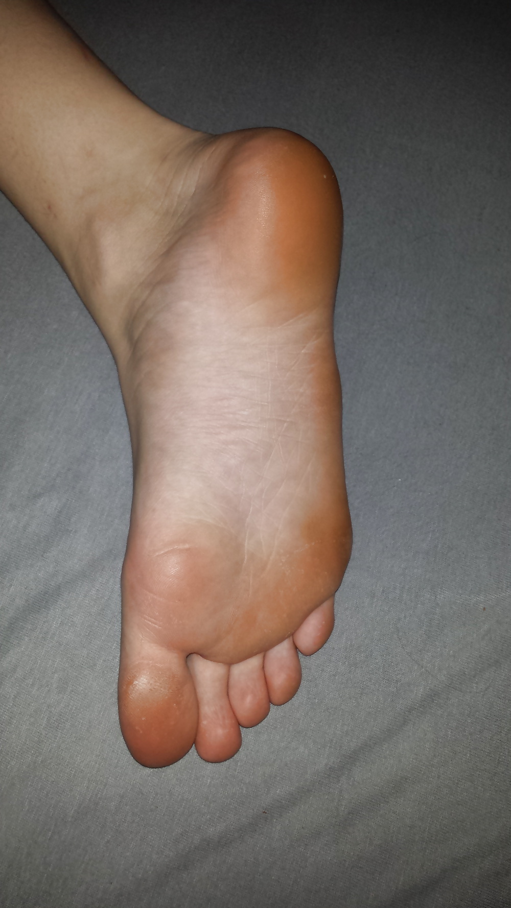 Heimlich Fuesse der Feundin erwischt, voyeur teen feet #32334088