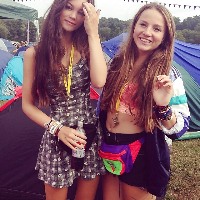 ホットなティーンガール 
 #38760332