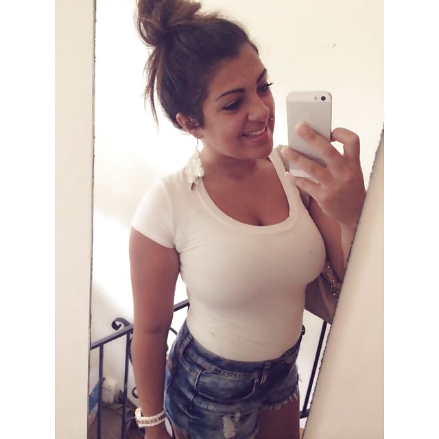 Mezcla tetona no desnuda
 #30783388