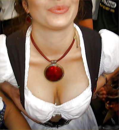 Servir mozas
 #40337541