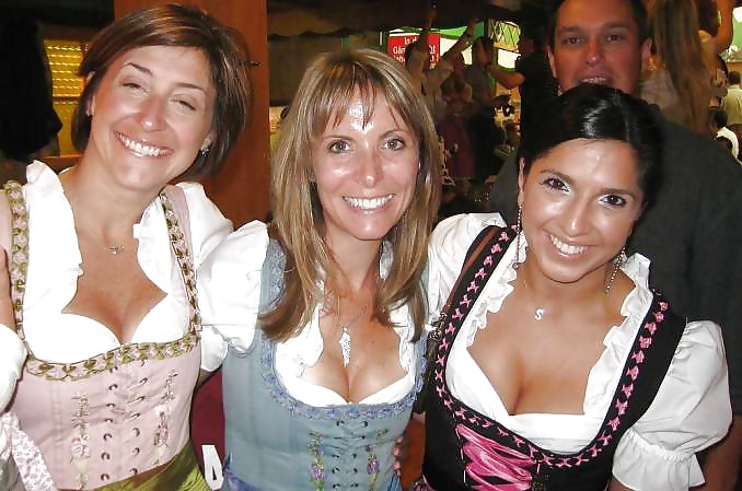 Servir mozas
 #40337633