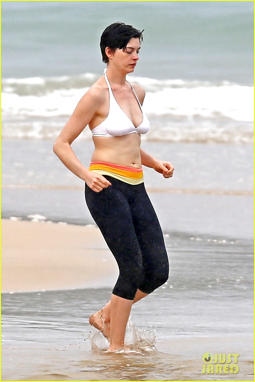 Anne hathaway
 #26460504