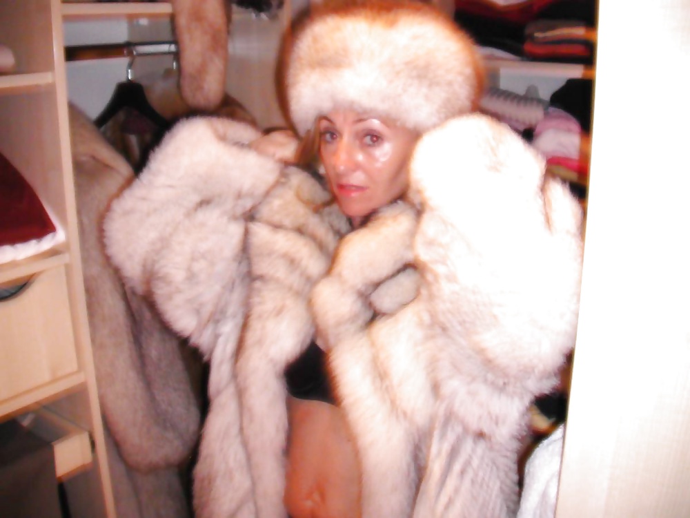 Amateur milf with furcoat #32352588