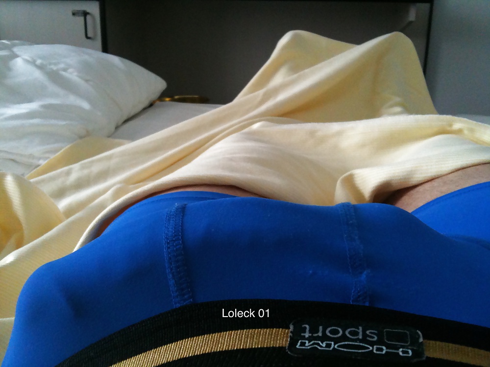 Verpackt er schwanz 
 #34799829