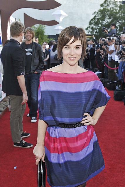 Renee felice smith
 #24161293