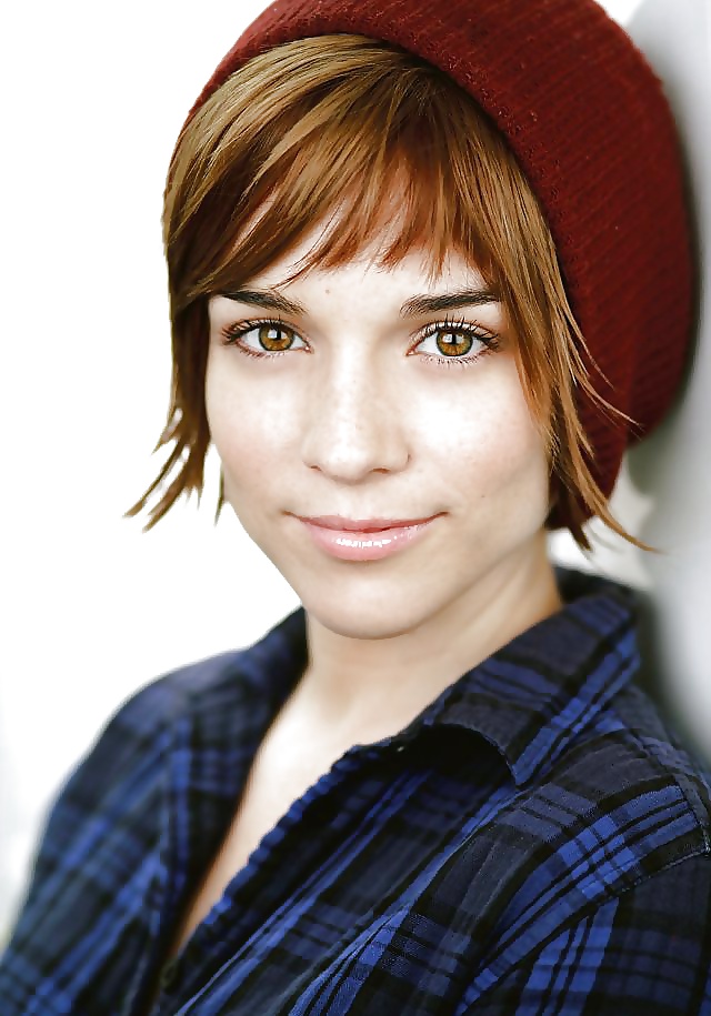 Renee felice smith
 #24161301